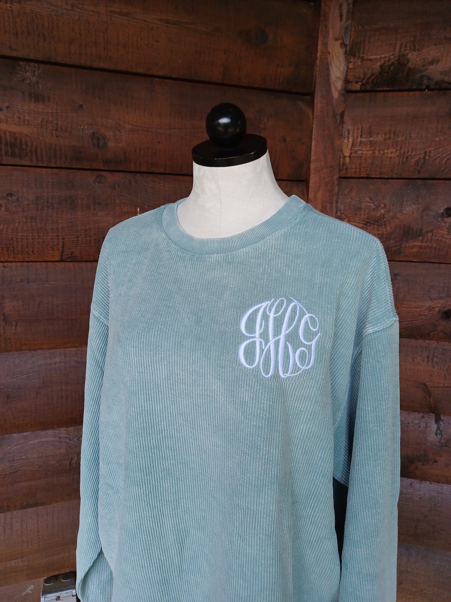 Camden Corded Crew Sweatshirt with Ribbed Fabric and embroidered monogram